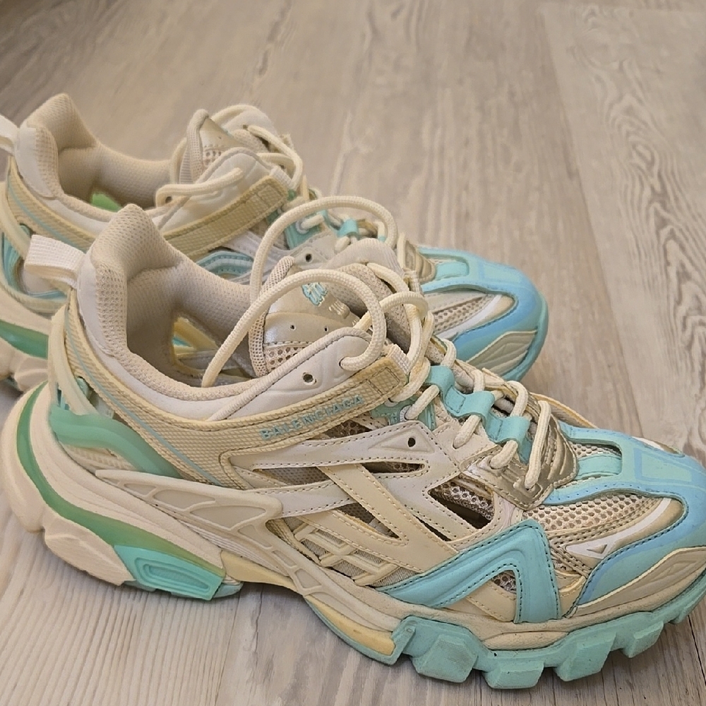 Balenciaga Trac Cream and Blue Sneakers with Chunky Sole - Picture 4 of 4
